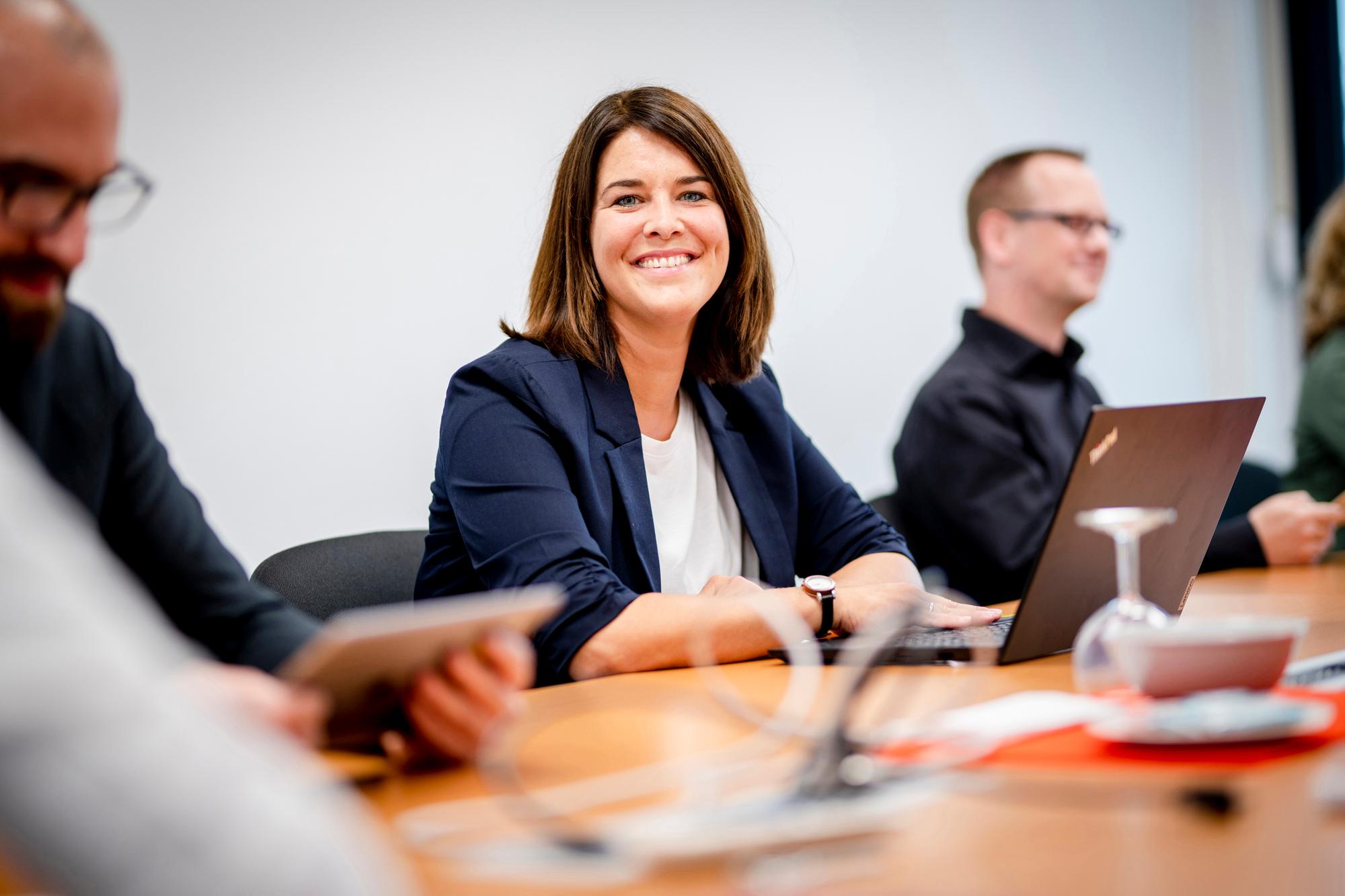 Kaufmännischer Mitarbeiter (M/W/D)<span>Zur Verstärkung unseres Teams suchen wir einen engagierten kaufmännischen Mitarbeiter (m/w/d), der mit uns in Zeiten des digitalen Wandels unsere Geschäftsbereiche zukunftsweisend weiterentwickelt. </span><a class='btn' href='https://recruitingapp-5256.de.umantis.com/Vacancies/2517/Description/1' target='_blank'>zum Stellenprofil</a>