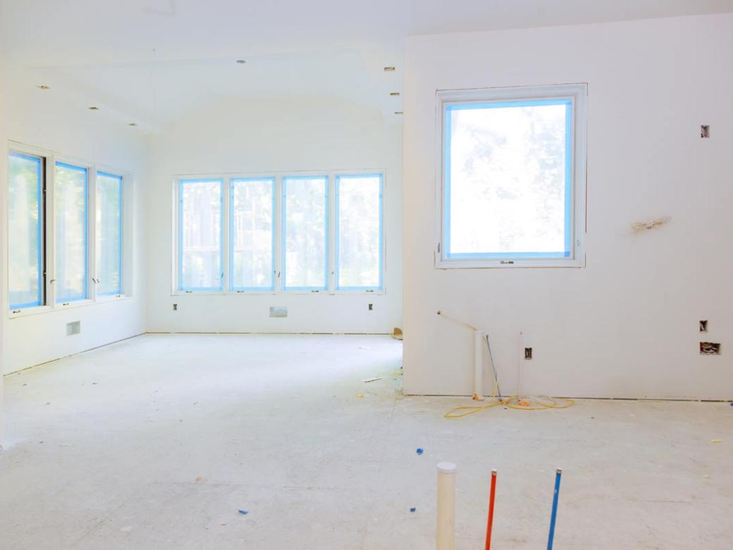 Bauendreinigung<span>Nach Bauarbeiten oder Renovierungen entfernen wir Staub, Schmutz und Baumaterialien, damit Ihr Gebäude bezugsfertig ist.</span>